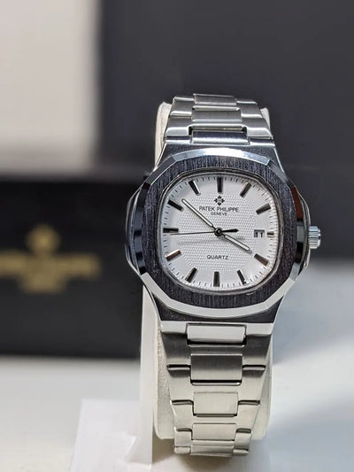 PATEX PHILIPPE NAUTILUS DATE STEEL WATCH