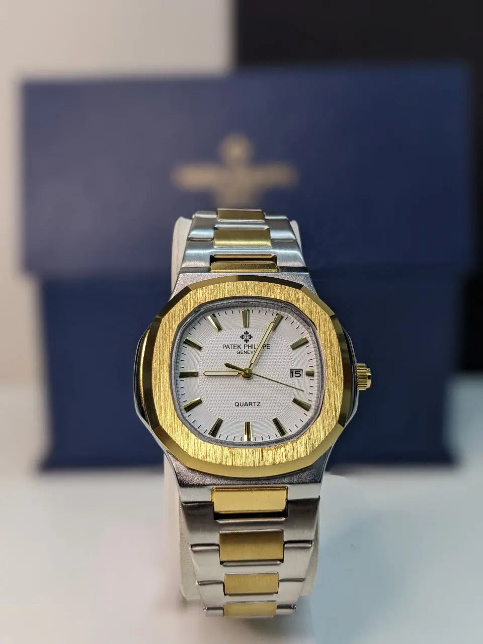 PATEX PHILIPPE NAUTILUS DATE STEEL WATCH